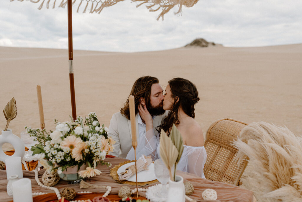 boho elopement picnic at Jockey’s Ridge State Park